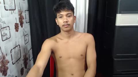 Snapshot of sweet_guyxx chatting on October 23, 5:44 am sweet_guyxx online show from October 23, 5:44 am