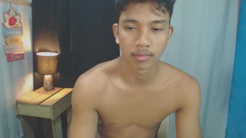 Snapshot of sweet_guyxx chatting on January 27, 12:16 pm sweet_guyxx online show from January 27, 12:16 pm