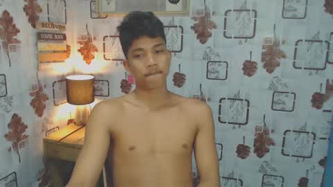 Snapshot of sweet_guyxx chatting on February 26, 5:28 pm sweet_guyxx online show from February 26, 5:28 pm