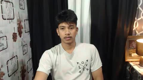 Snapshot of sweet_guyxx chatting on October 26, 3:03 pm sweet_guyxx online show from October 26, 3:03 pm