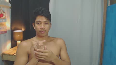 Snapshot of sweet_guyxx chatting on January 9, 3:23 pm sweet_guyxx online show from January 9, 3:23 pm