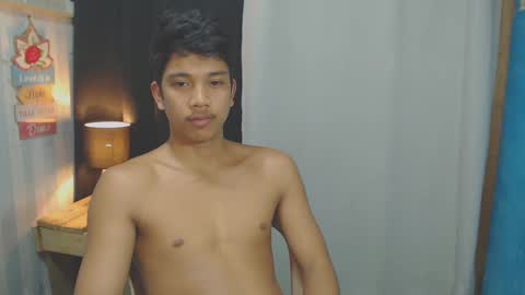 Snapshot of sweet_guyxx chatting on January 8, 8:06 am sweet_guyxx online show from January 8, 8:06 am