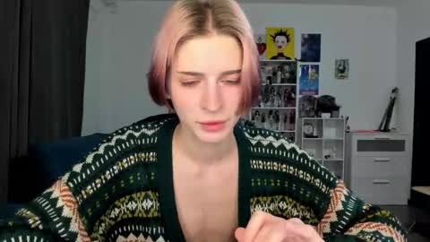 kira online show from March 5, 5:53 pm