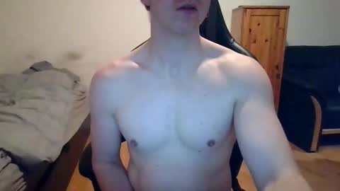 sweetguy8210 online show from March 23, 5:41 pm