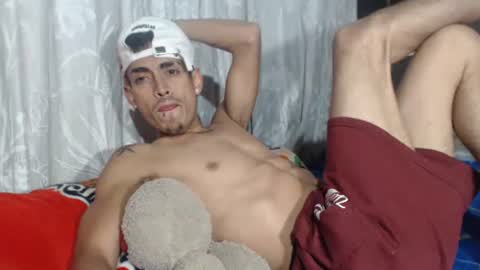 Snapshot of sweetlatinakim chatting on January 16, 12:12 am Camilo online show from January 16, 12:12 am