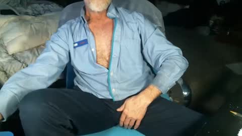 Snapshot of sweetman4a chatting on December 8, 1:25 pm Michael online show from December 8, 1:25 pm