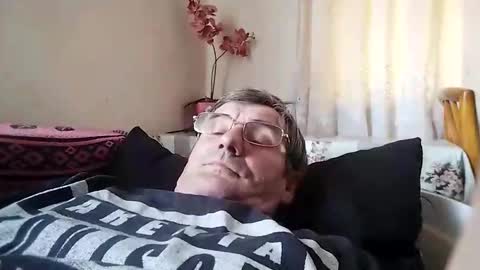 Raymond online show from April 6, 9:10 am