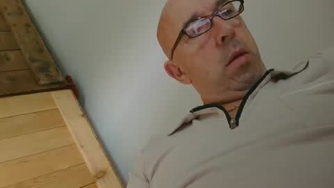 Snapshot of swissscooby55 chatting on October 4, 1:16 pm swissscooby55 online show from October 4, 1:16 pm