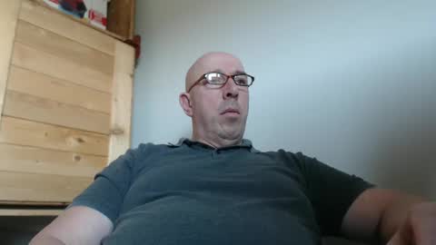 Snapshot of swissscooby55 chatting on March 8, 9:13 am swissscooby55 online show from March 8, 9:13 am