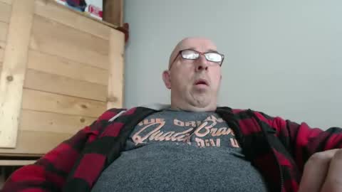 Snapshot of swissscooby55 chatting on December 27, 2:23 pm swissscooby55 online show from December 27, 2:23 pm