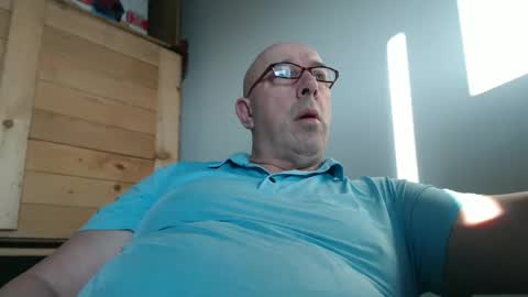 Snapshot of swissscooby55 chatting on February 20, 7:34 am swissscooby55 online show from February 20, 7:34 am