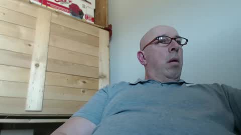 Snapshot of swissscooby55 chatting on March 9, 11:47 am swissscooby55 online show from March 9, 11:47 am