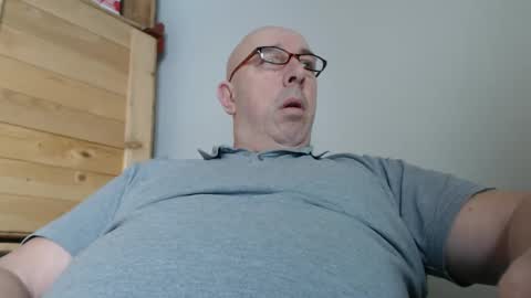Snapshot of swissscooby55 chatting on February 15, 7:49 am swissscooby55 online show from February 15, 7:49 am