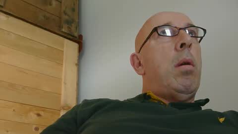 Snapshot of swissscooby55 chatting on October 10, 12:10 pm swissscooby55 online show from October 10, 12:10 pm