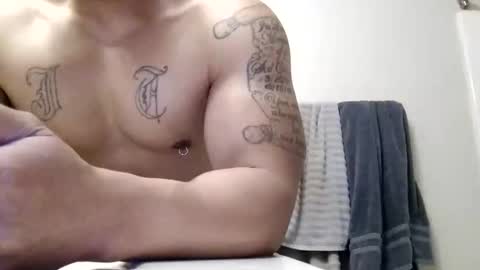 swollenhelmenthead online show from March 24, 10:57 pm