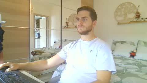 syl092 online show from October 20, 11:58 am