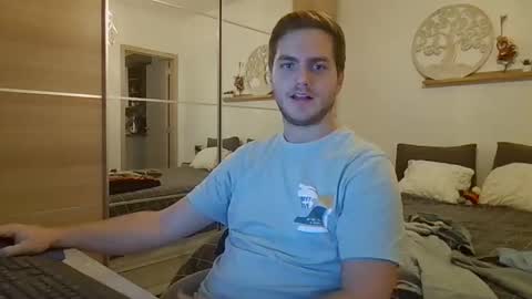 syl092 online show from November 4, 5:25 pm