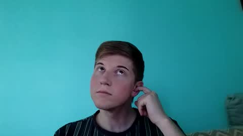 collegetwinkboi online show from December 17, 4:13 pm