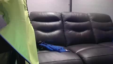 tacrunner66_ online show from December 10, 3:44 pm