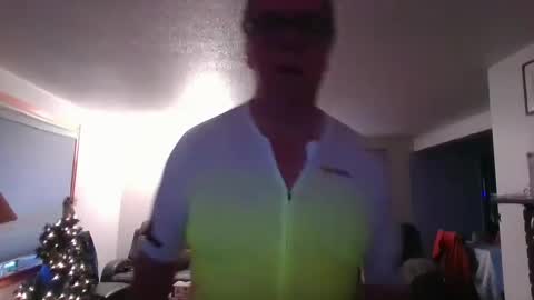 tacrunner66_ online show from December 14, 4:09 pm