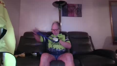 tacrunner66_ online show from December 31, 2:47 pm