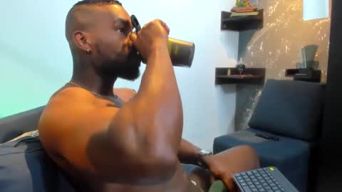 Snapshot of tafari_1 chatting on January 21, 4:22 am Tafari Zulu online show from January 21, 4:22 am