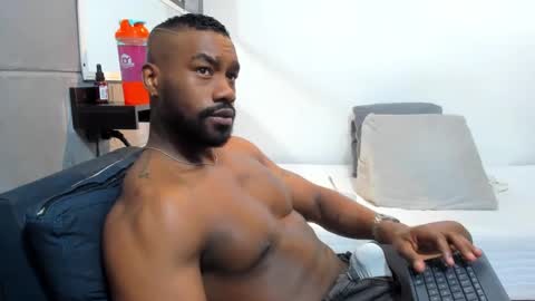 Snapshot of tafari_1 chatting on December 10, 11:21 pm Tafari Zulu online show from December 10, 11:21 pm