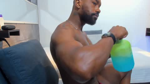 Snapshot of tafari_1 chatting on January 18, 12:39 am Tafari Zulu online show from January 18, 12:39 am