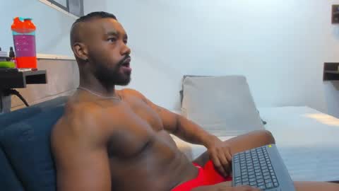 Snapshot of tafari_1 chatting on January 10, 1:32 am Tafari Zulu online show from January 10, 1:32 am