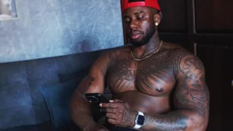 Tairon Tucke online show from December 4, 10:08 pm