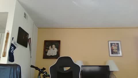 Snapshot of takerlover436295 chatting on February 5, 3:31 pm takerlover436295 online show from February 5, 3:31 pm