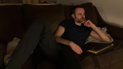 talldarknhandsy online show from October 1, 2:59 am