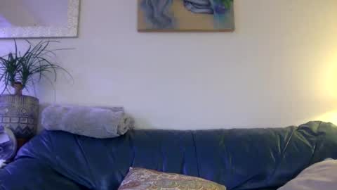 Dr. Love online show from December 9, 1:25 pm
