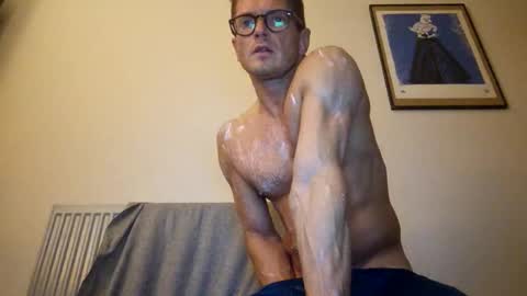 tartankingofscots online show from November 28, 8:33 pm