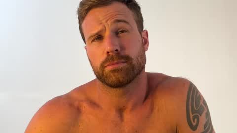 Snapshot of tarzan_thejungleboy chatting on March 10, 2:59 pm Tarzan online show from March 10, 2:59 pm