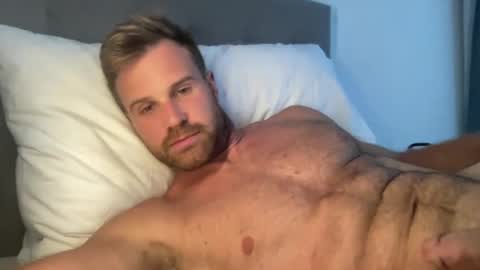 Snapshot of tarzan_thejungleboy chatting on February 19, 1:39 pm Tarzan online show from February 19, 1:39 pm