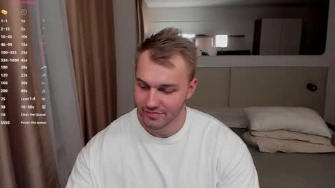 Snapshot of tasty_justin chatting on January 6, 9:22 pm My shows 2100500 UTC3 online show from January 6, 9:22 pm