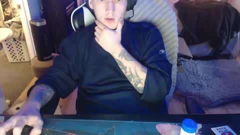 tattedhubs5 online show from October 23, 8:45 pm