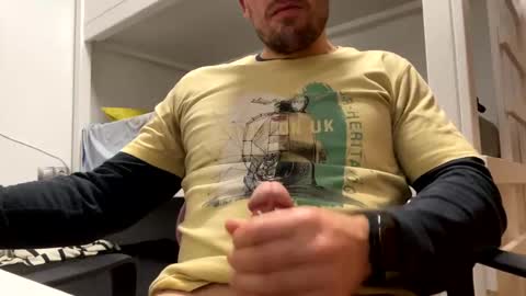 Snapshot of tatuador40 chatting on December 12, 12:16 am Tatuador40 online show from December 12, 12:16 am