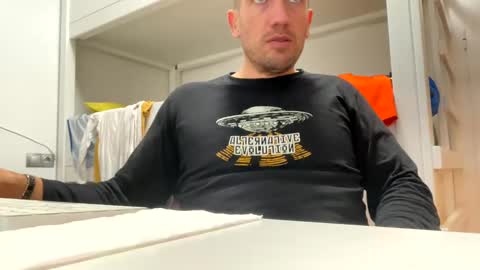 Snapshot of tatuador40 chatting on January 4, 12:37 am Tatuador40 online show from January 4, 12:37 am