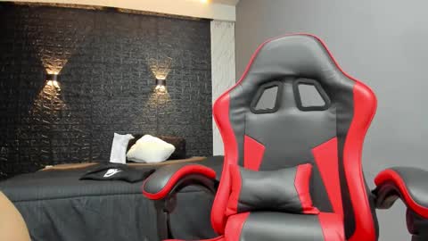  T A U R U S  online show from October 21, 11:35 am