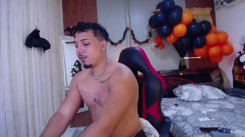 taylor_collins_2 online show from October 25, 12:51 pm