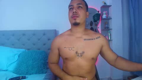 taylor_collins_2 online show from October 2, 5:22 am