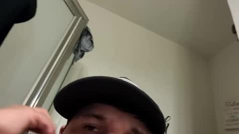 Luis online show from October 18, 1:10 am