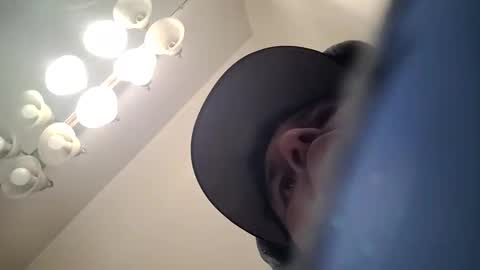 Luis online show from November 17, 8:06 am