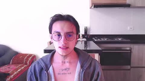 Teo independent model online show from February 26, 12:47 pm