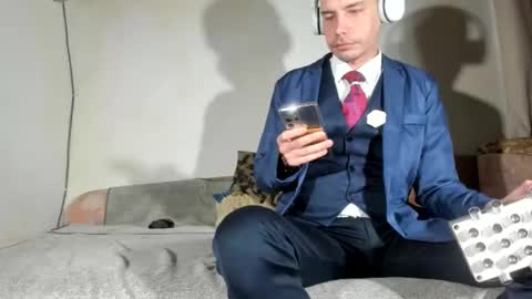 Virg Lszl online show from February 12, 7:03 am