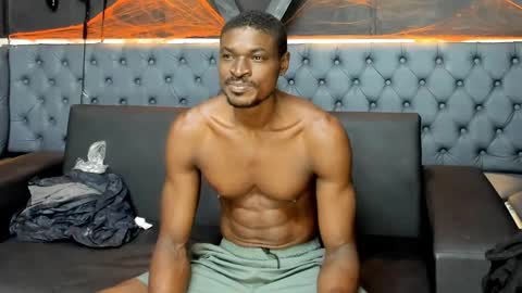 terranze_z online show from October 31, 11:08 pm