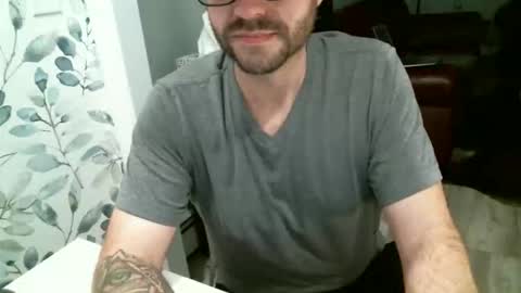 thatwhittyditty online show from February 23, 2:02 am