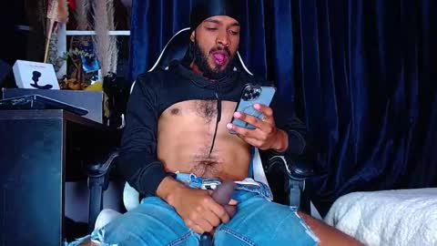 the dog lian online show from March 13, 1:08 pm